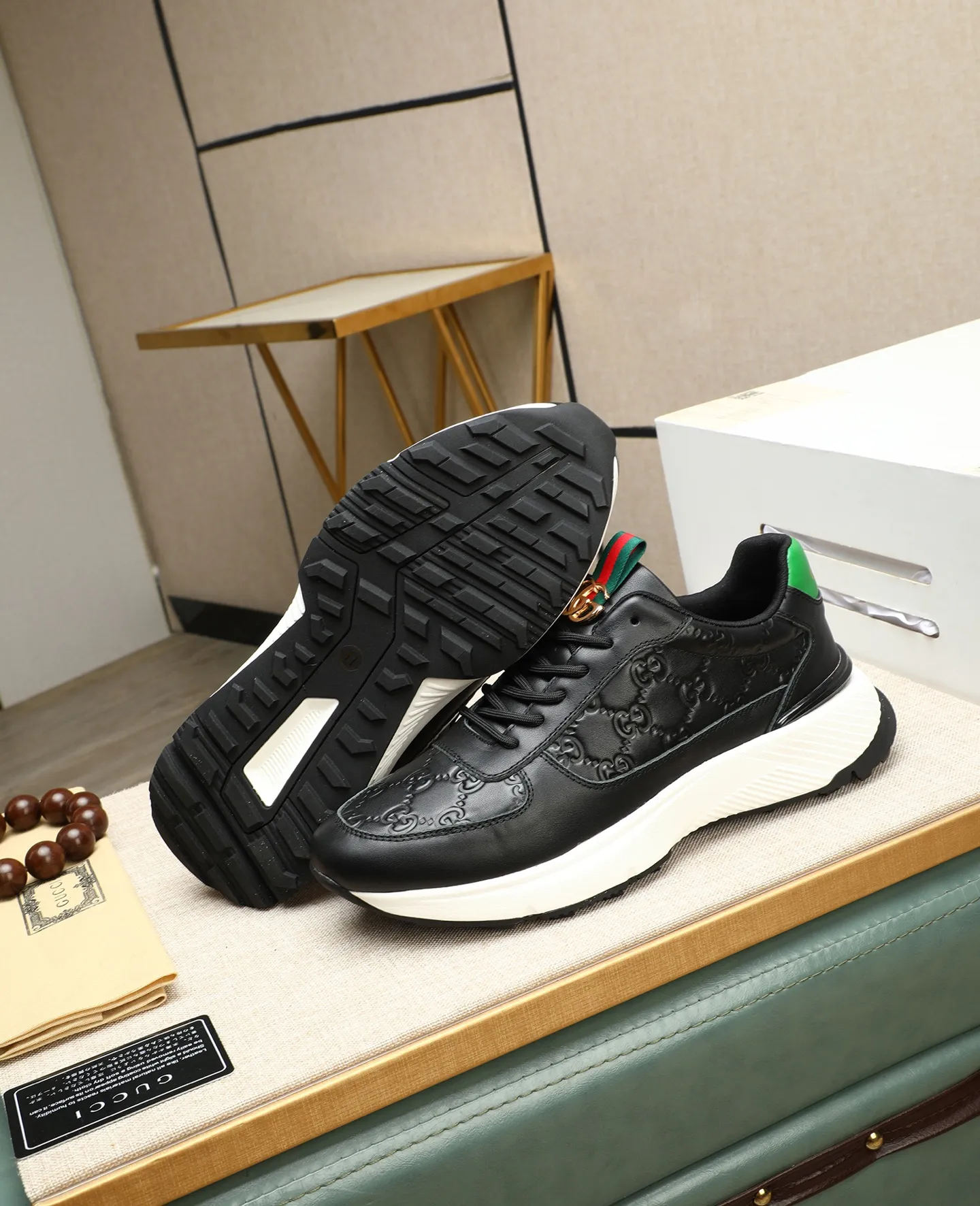 Men's shoes 💰460 GUCCI🔍🔍The latest models are on sale at the same time at the counter. Original calfskin imported from Italy, genuine leather lining, (high-end, extravagant, and classy) with exquisite workmanship. Soles: Original soles specially provided by the original factory. ⚠Exclusive double-layer movable molded soles are super comfortable⚠. Photos of the real thing🎬The real thing is even better🔍🔍"High quality·Follow the order" Code number 38-44